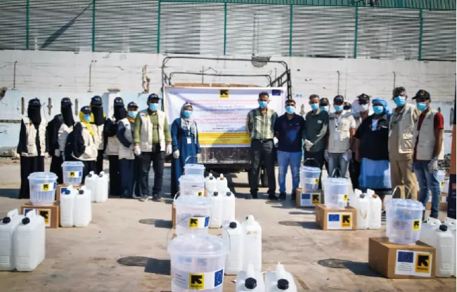 مشروع توزيع حقائب النظافة للأسر النازحة والمتضررة من السيول في عدن